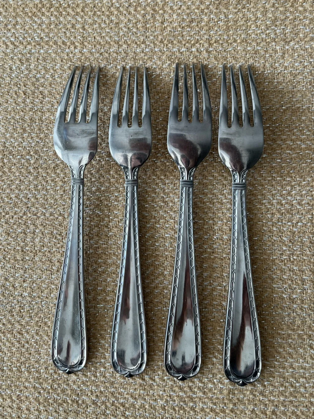 HAMPTON NOBILITY STAINLESS Dinner Forks (4)